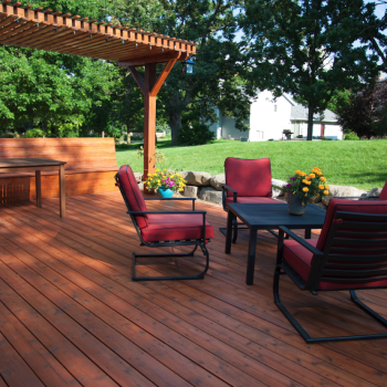 Backyard-Deck-installation