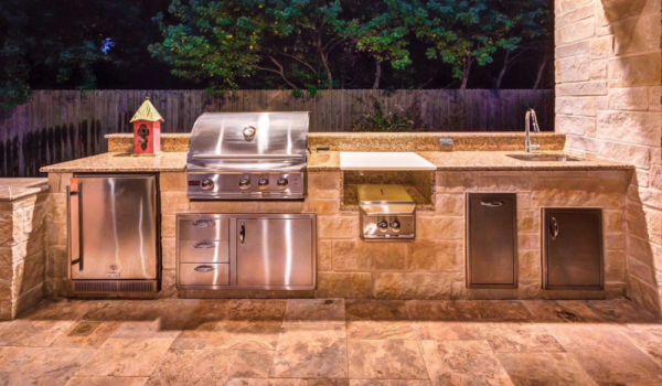backyard-outdoor-kitchen-installation