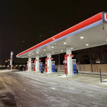 commerical-snow-removal-gas-station