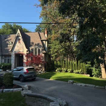 front yard sod and landscape installaiton